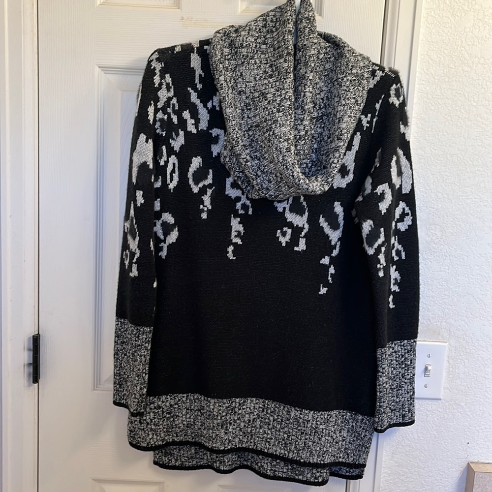 Apt. 9 Black/Gray/Silver animal print cowl neck sweater.